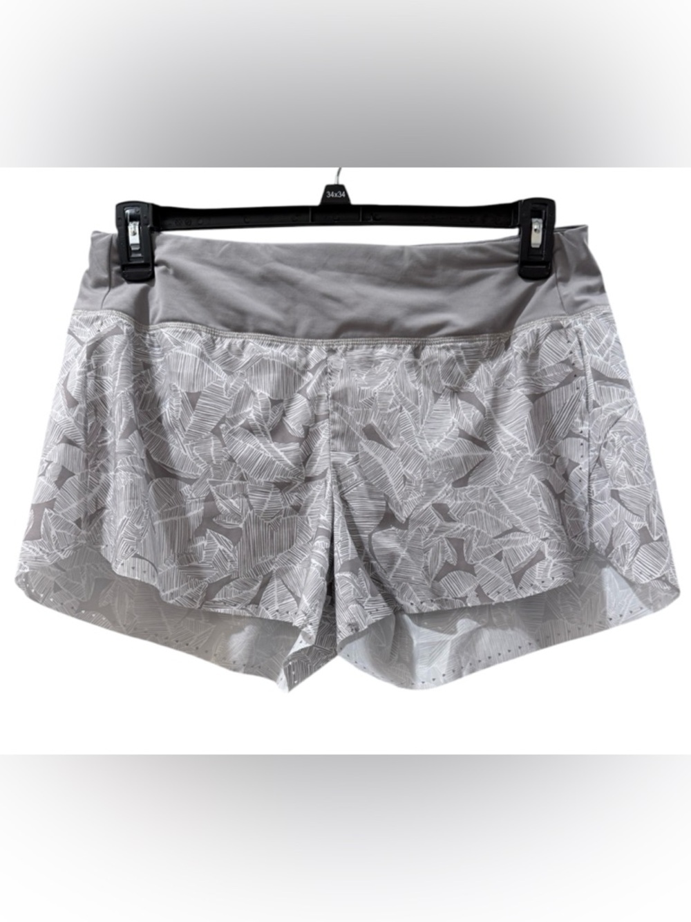 Athleta Print Laser women’s Medium  white and gray vented Run Shorts